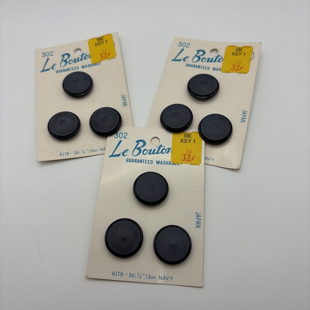 Lot Of VNGT Le Bouton Navy Blue Round Buttons 3 Count on Card, Made in Japan,